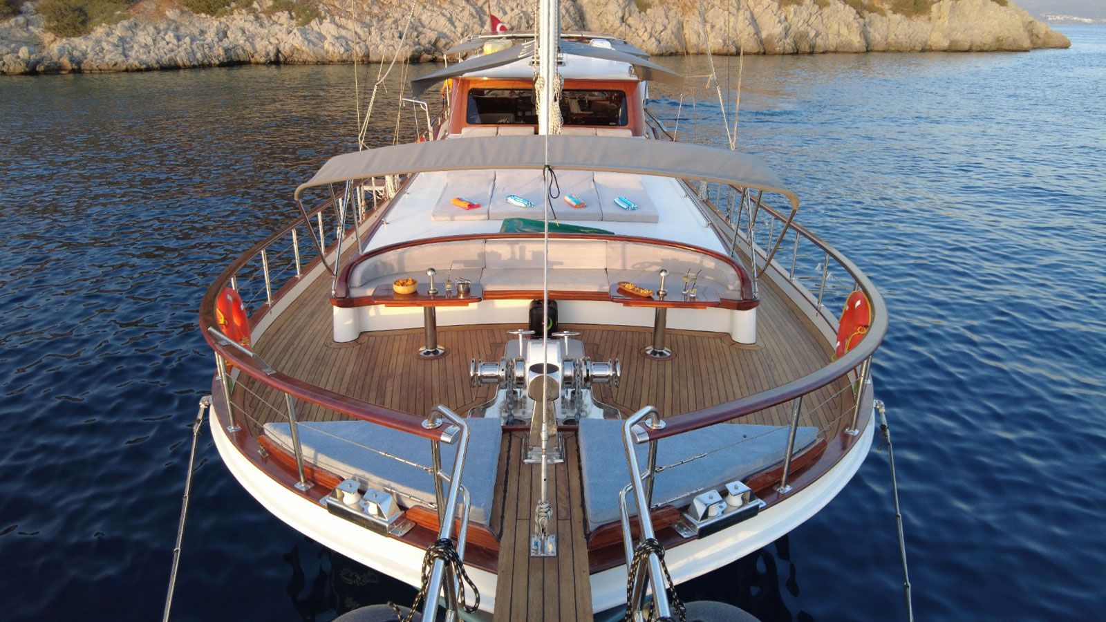 2023 Custom Built Su Perici C for charter (photo 15)