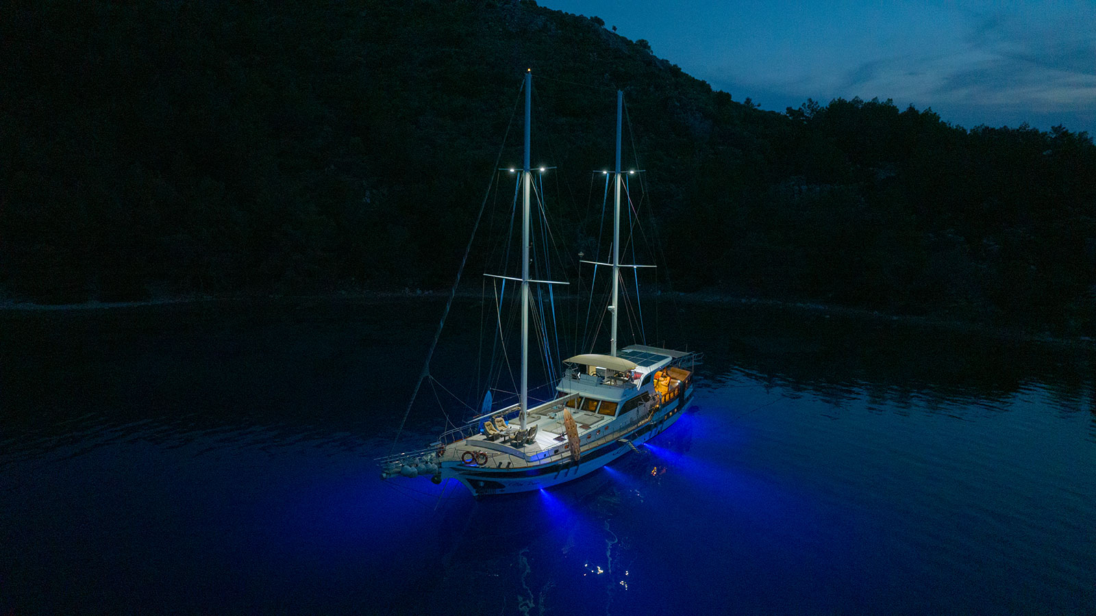 1997 Custom Built Blu Dream for charter (photo 19)