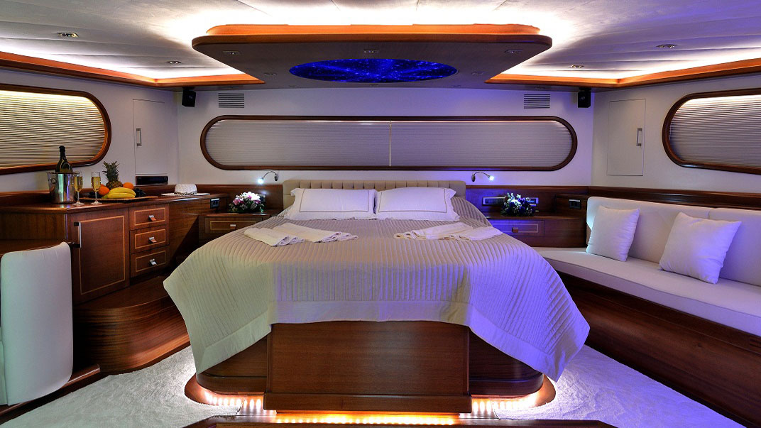 2011 Custom Built Dolce Mare for charter (photo 5)