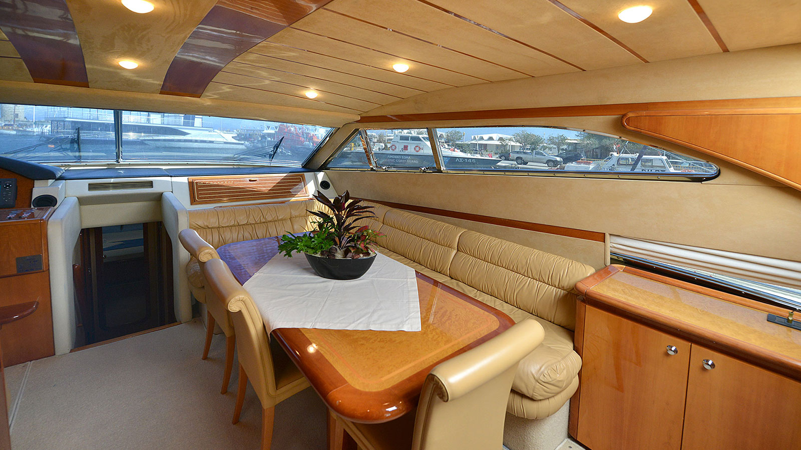 2000 Ferretti 68 te huur (photo 4)