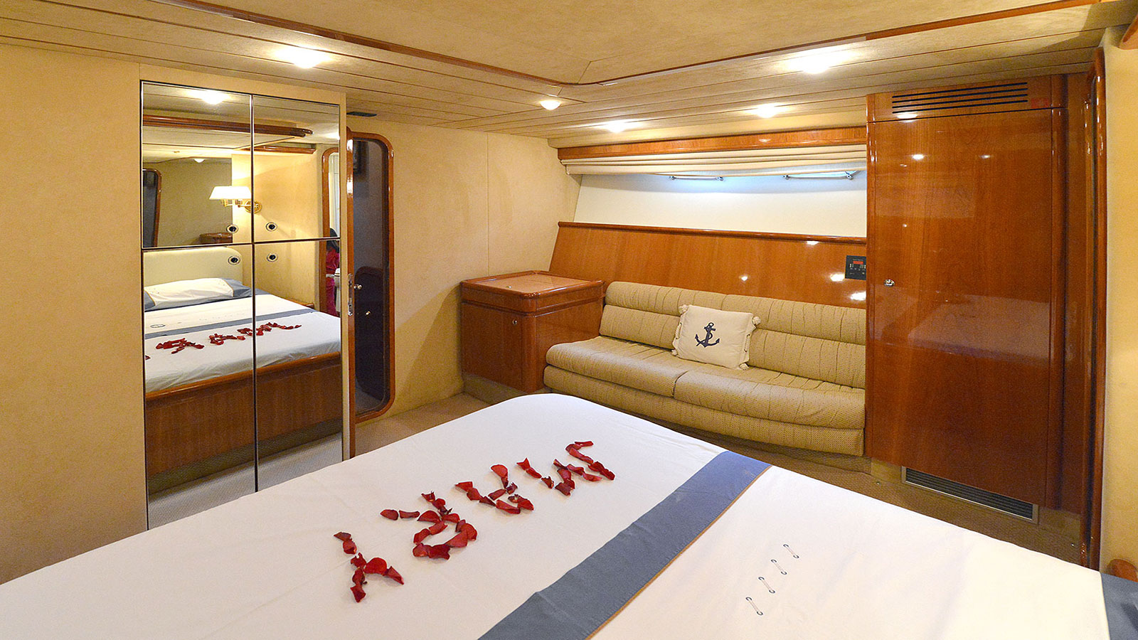 2000 Ferretti 68 te huur (photo 8)