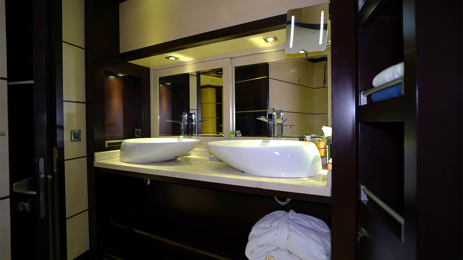 2010 Saba Yacht Perla Del Mare te huur (photo 12)