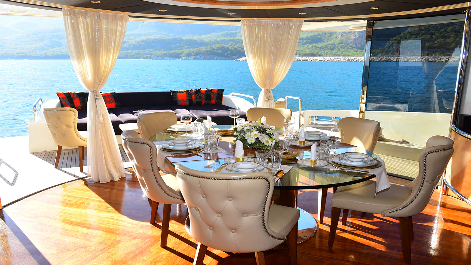 2004 Azimut 98 Leonardo zu chartern (photo 2)