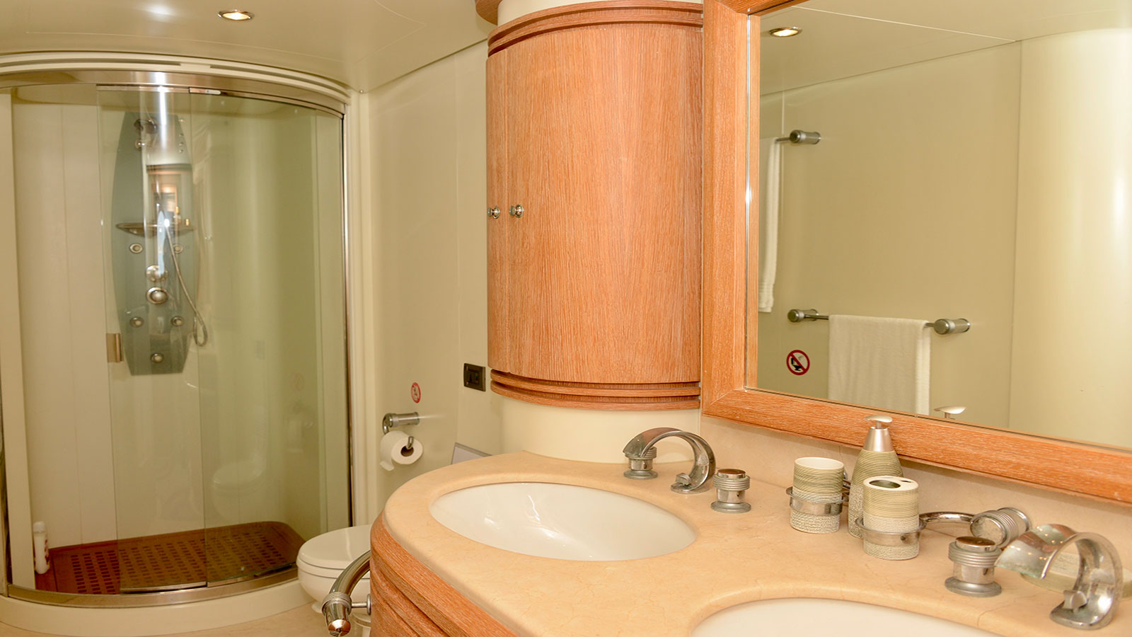 2004 Azimut 98 Leonardo zu chartern (photo 12)