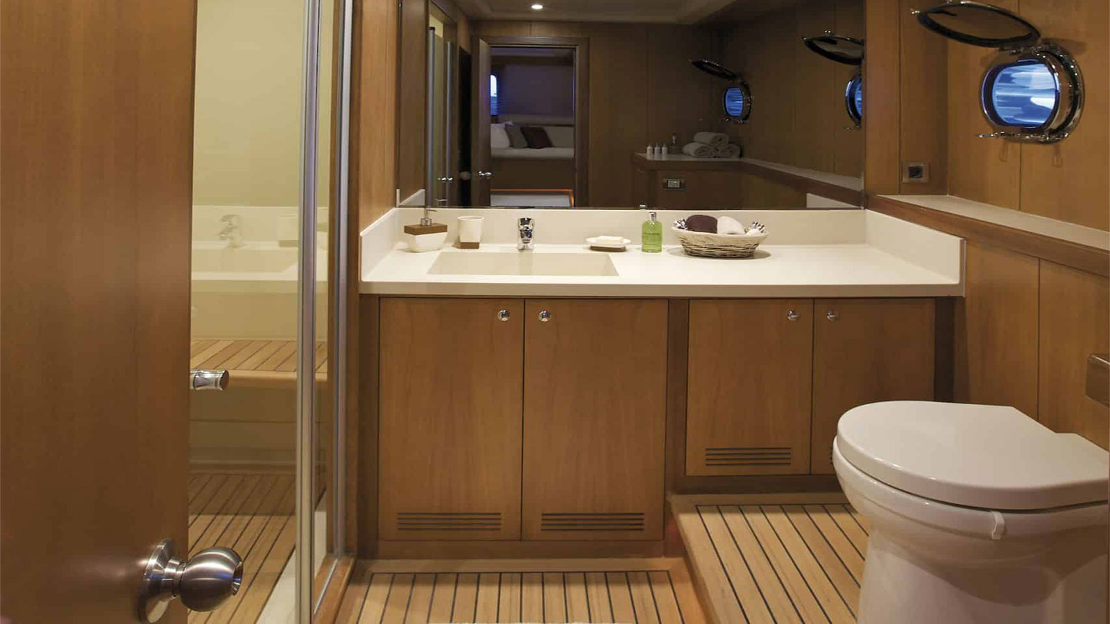 2009 Custom Built Miss B zu chartern (photo 9)