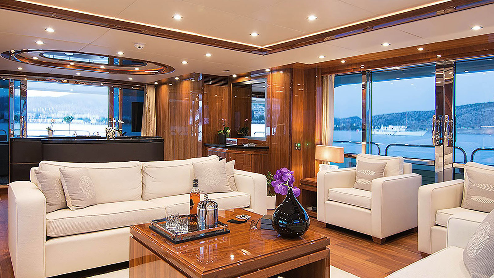 2012 Sunseeker Pathos for charter (photo 3)
