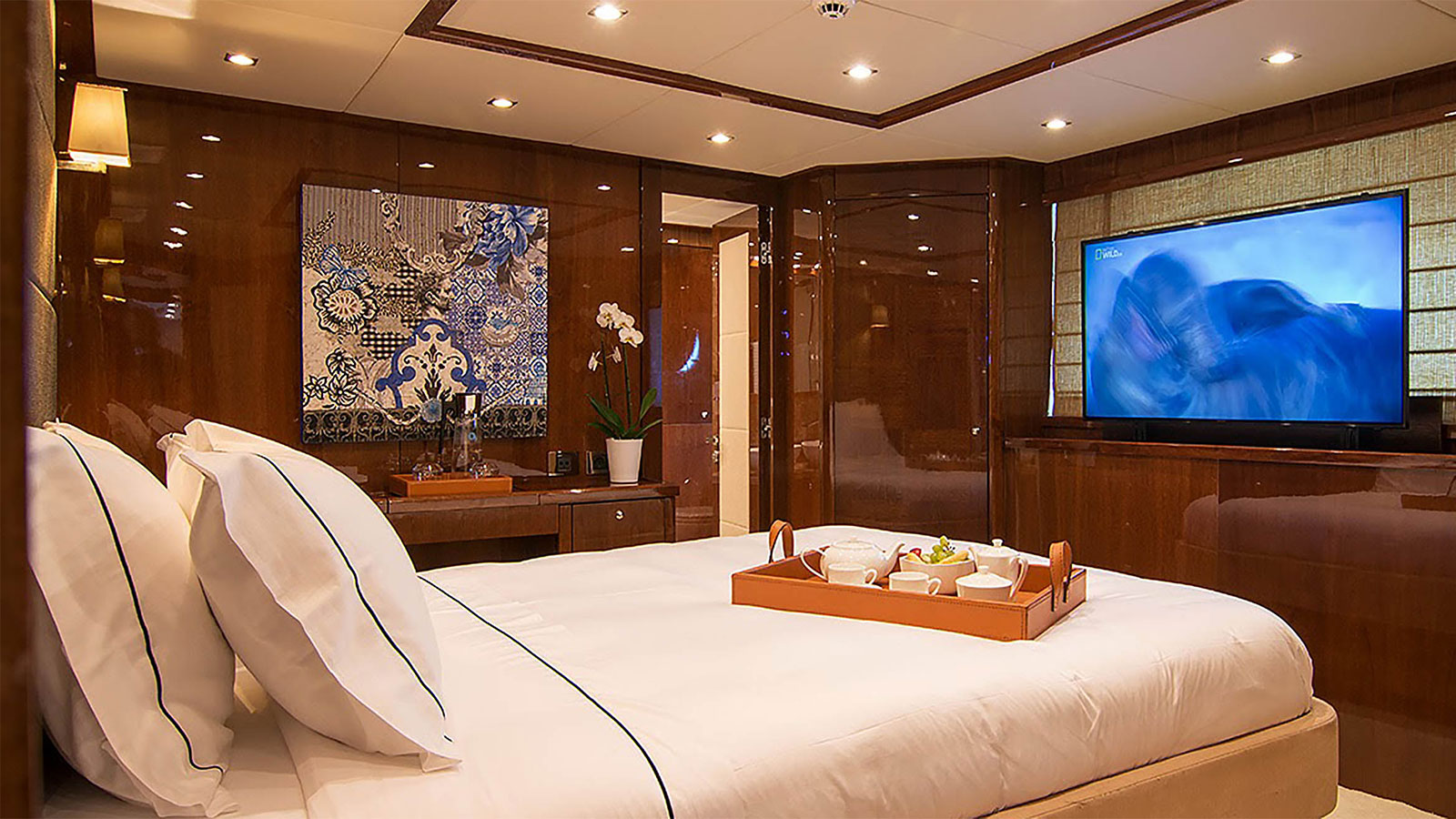 2012 Sunseeker Pathos for charter (photo 5)
