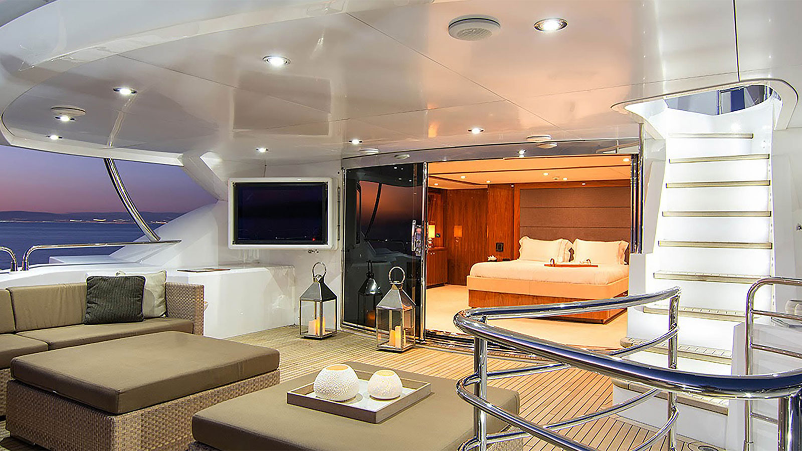 2012 Sunseeker Pathos for charter (photo 8)