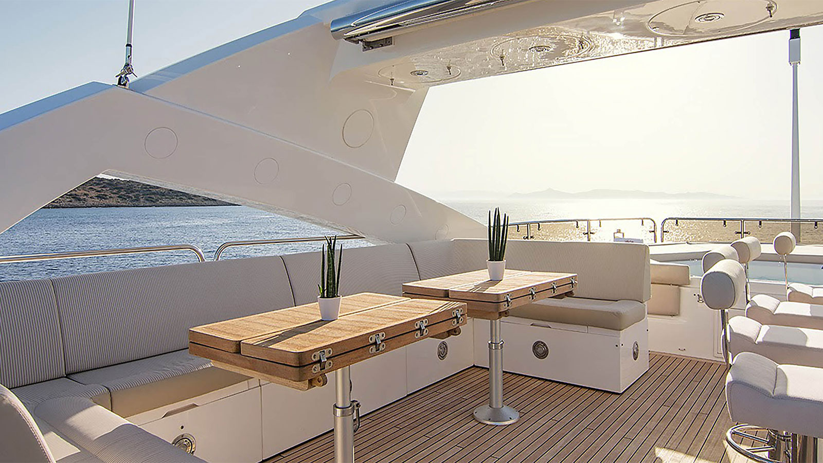 2012 Sunseeker Pathos for charter (photo 13)