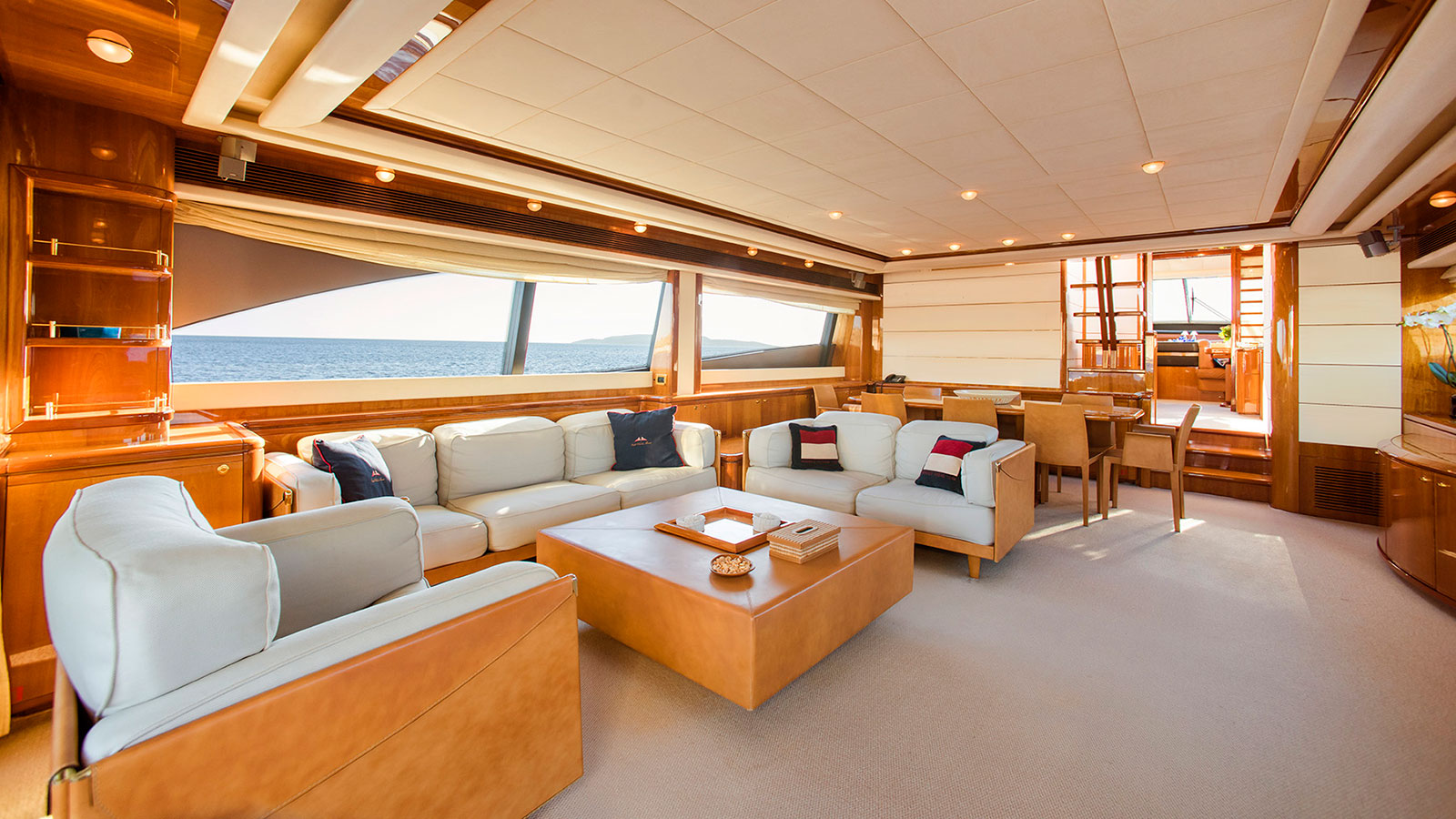 2006 Ferretti 881 zu chartern (photo 2)
