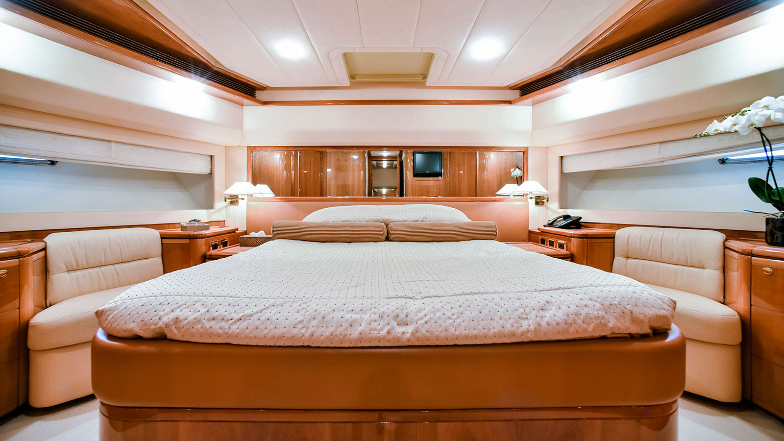 2006 Ferretti 881 zu chartern (photo 3)