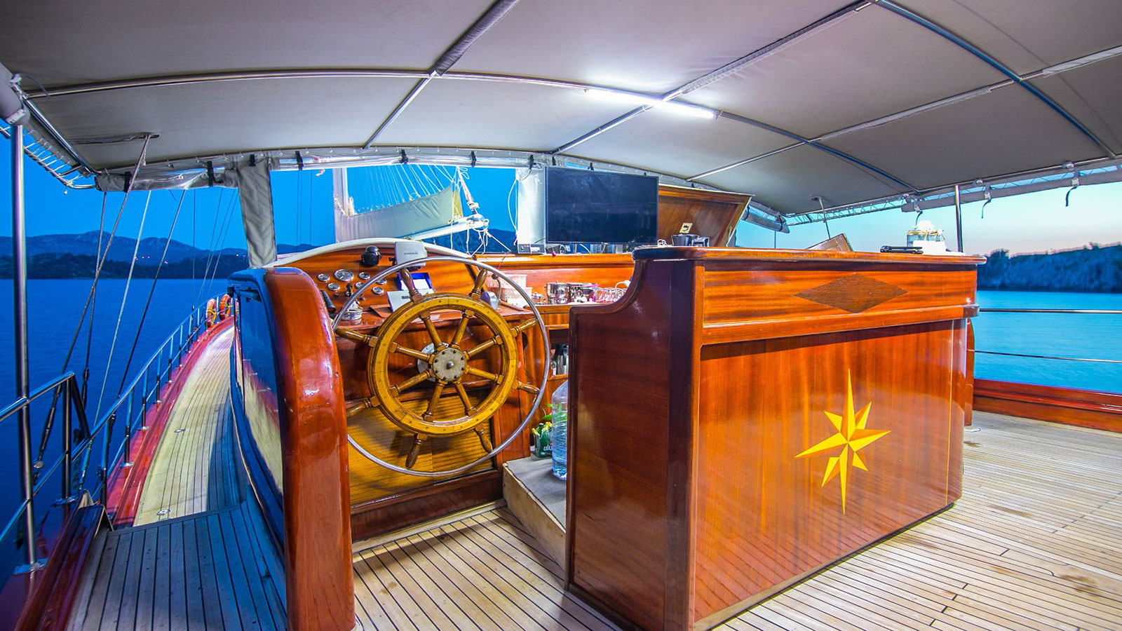 1998 Custom Built Miss Flower à louer (photo 14)
