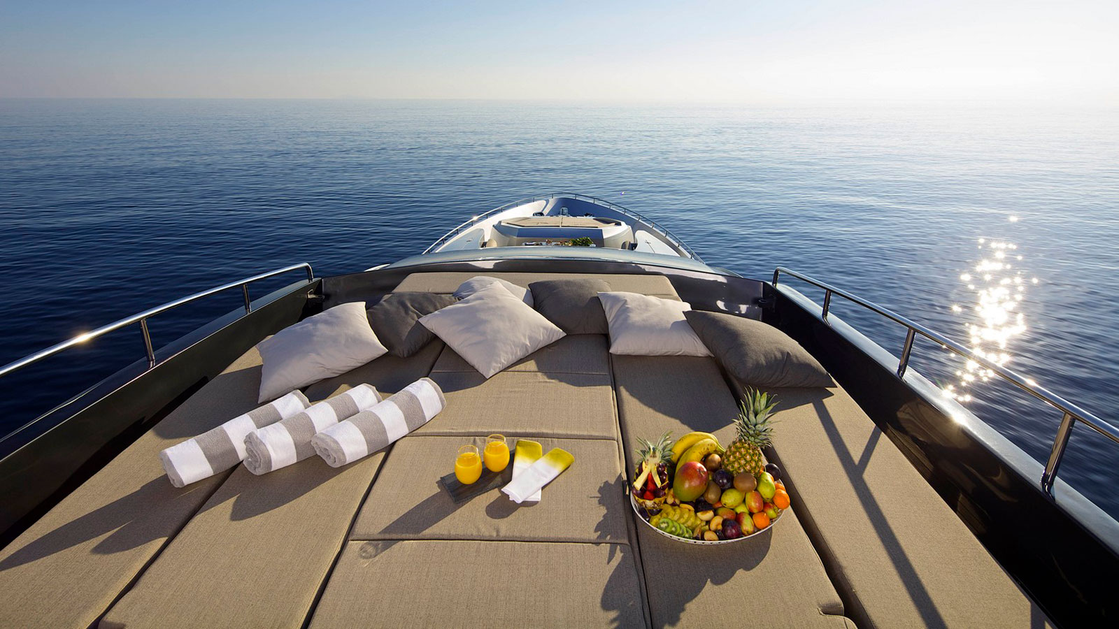 2009 Pershing Solaris a noleggio (photo 6)