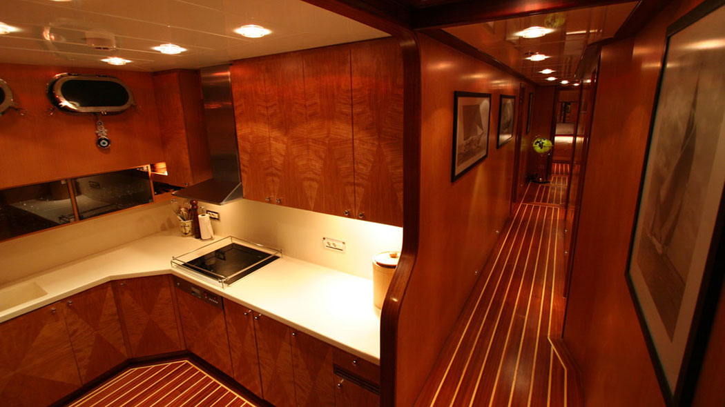 2007 Mural Yachts Serenity 86 for charter (photo 11)