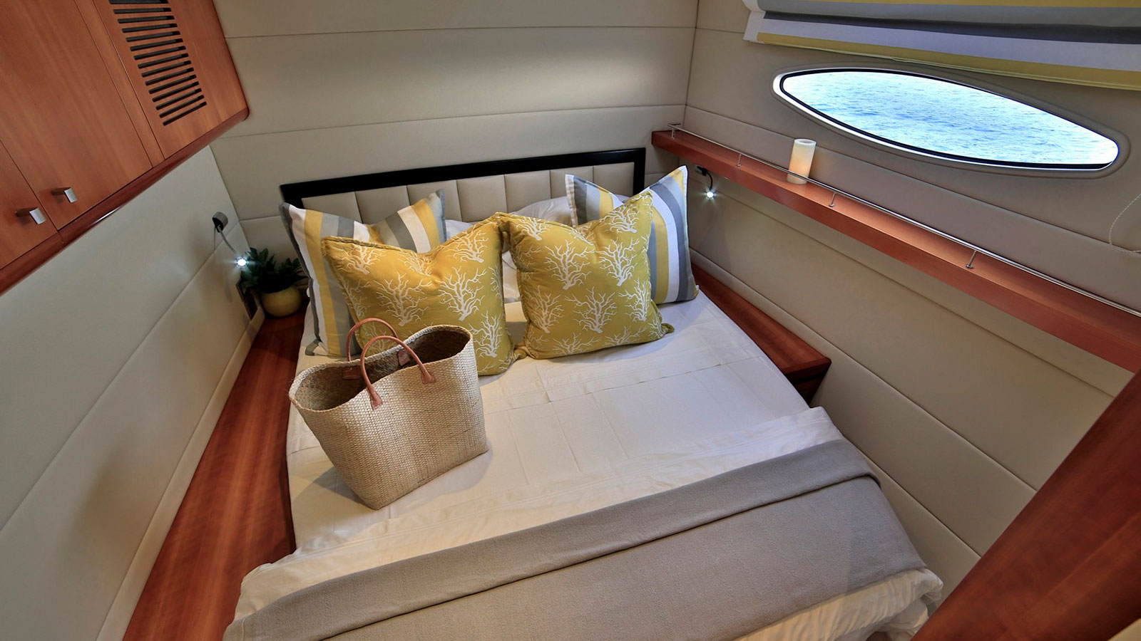 2011 Fountaine Pajot Galathea 65 zu chartern (photo 11)