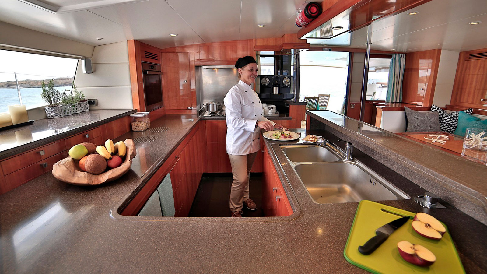 2011 Fountaine Pajot Galathea 65 zu chartern (photo 13)
