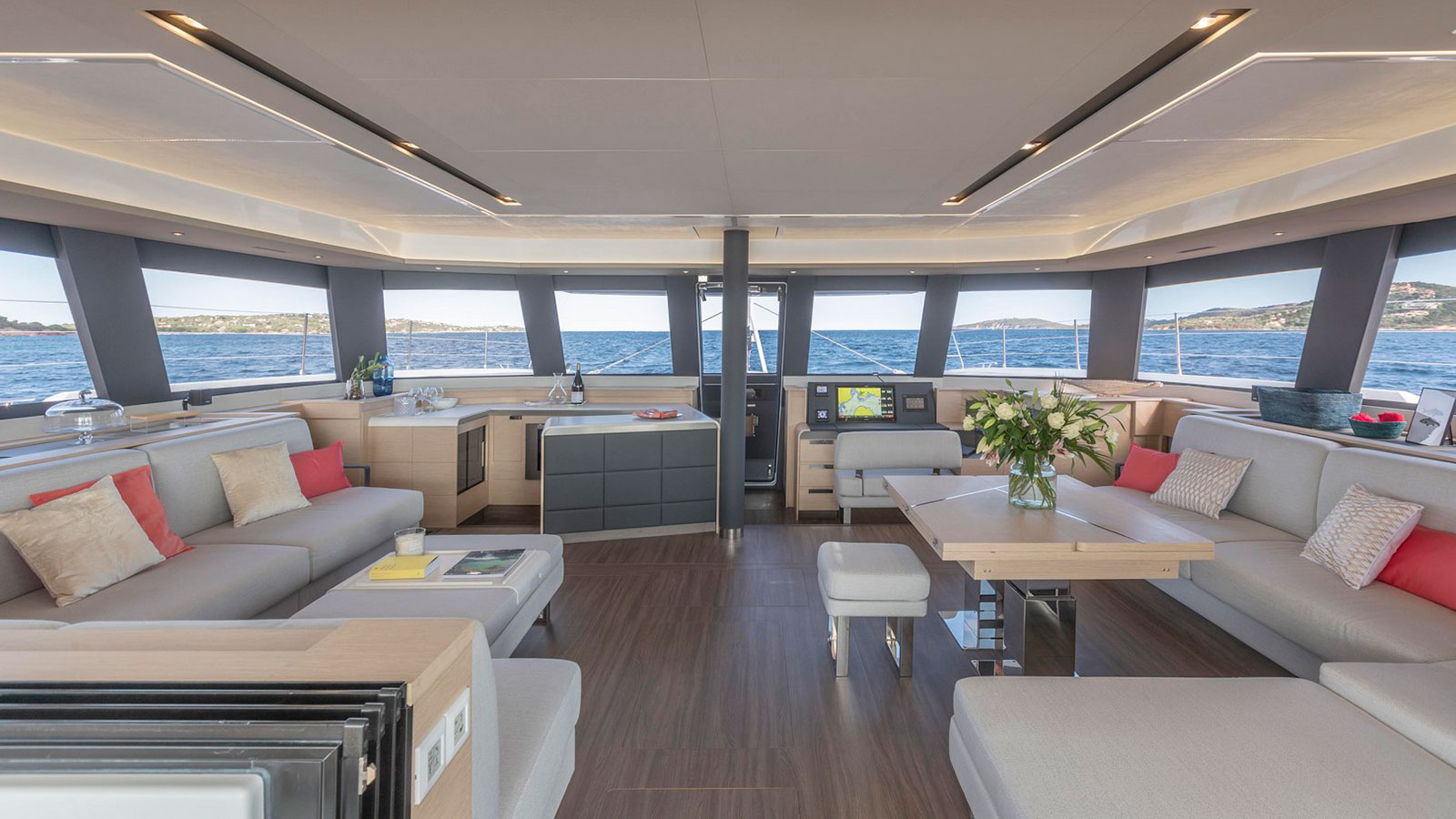 2019 Fountaine Pajot Aether te huur (photo 2)