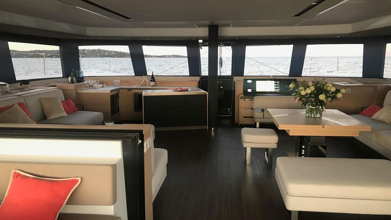 2019 Fountaine Pajot Aether te huur (photo 4)