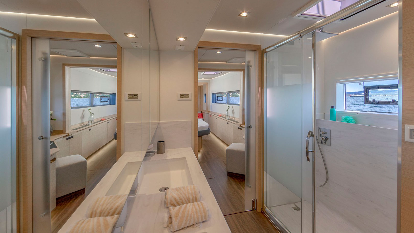 2019 Fountaine Pajot Aether te huur (photo 8)