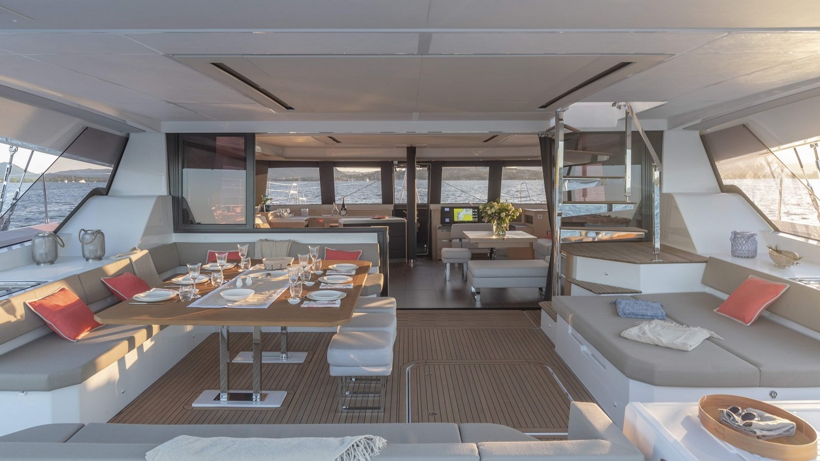 2019 Fountaine Pajot Aether te huur (photo 11)