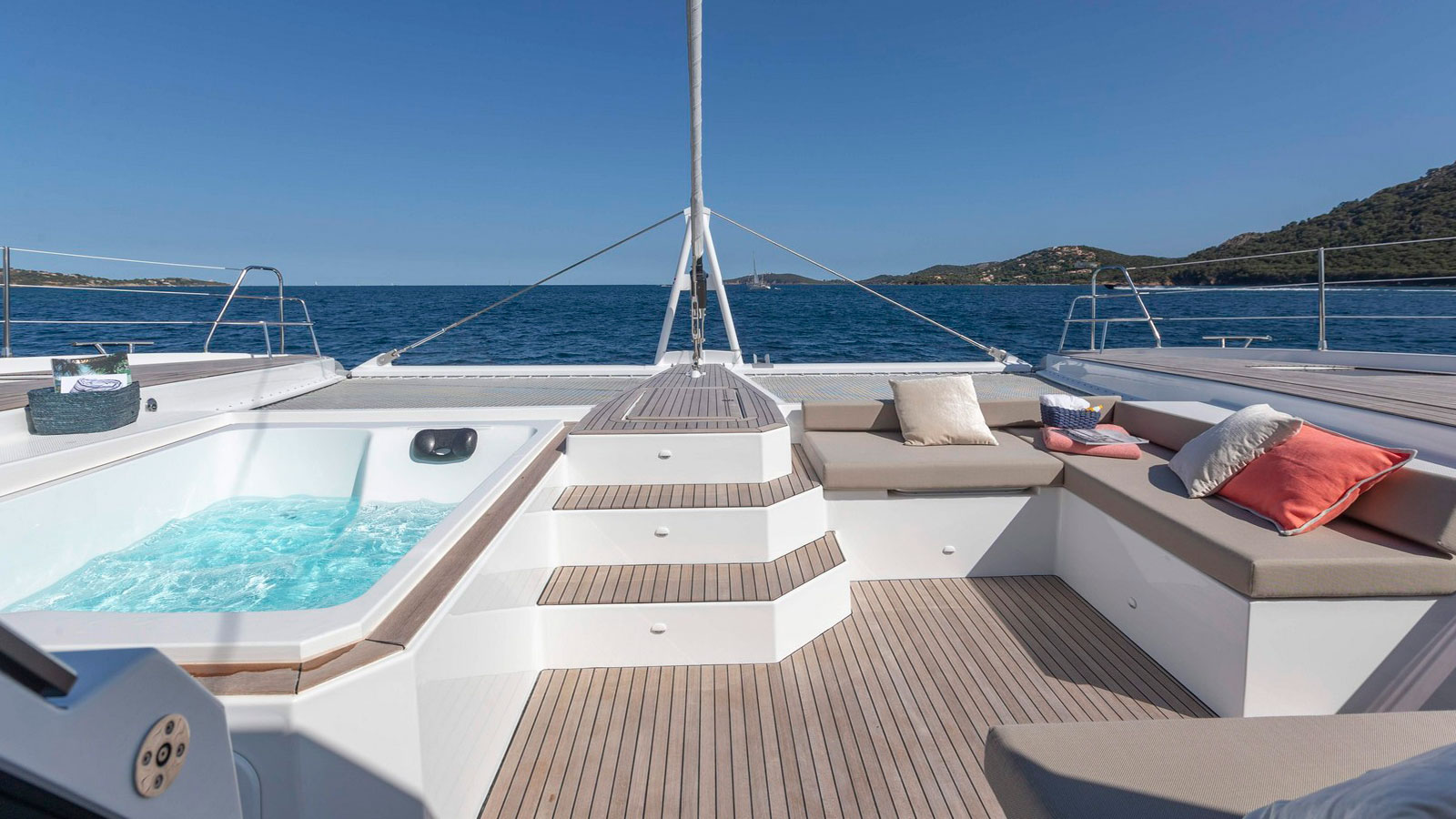 2019 Fountaine Pajot Aether te huur (photo 17)