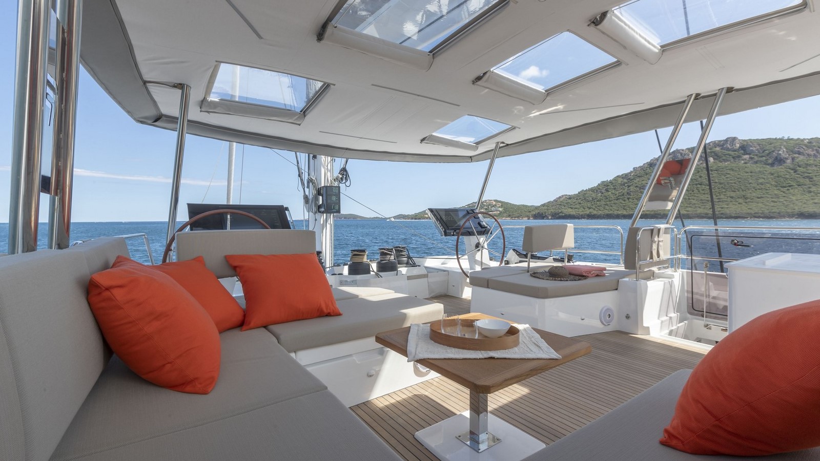 2019 Fountaine Pajot Aether te huur (photo 21)