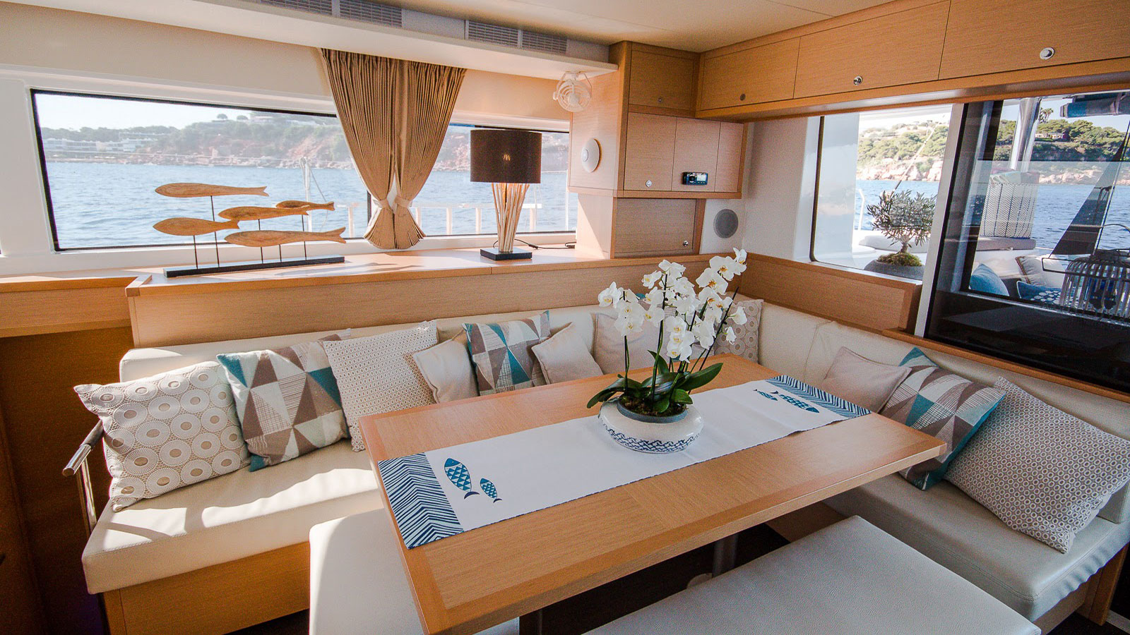 2016 Lagoon 52F for charter (photo 2)