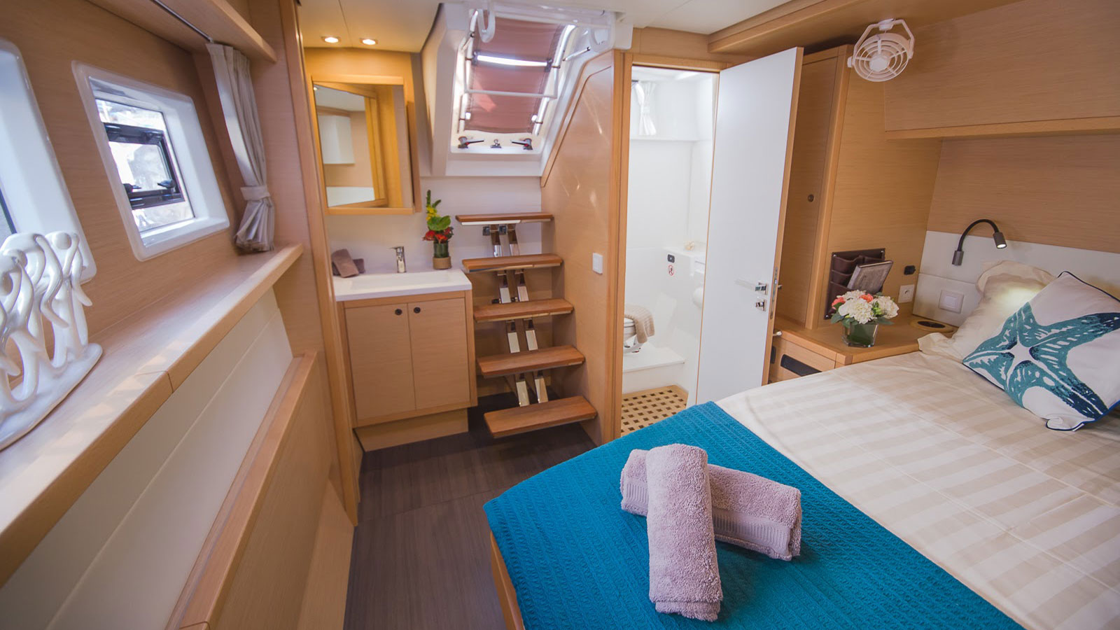 2016 Lagoon 52F for charter (photo 4)
