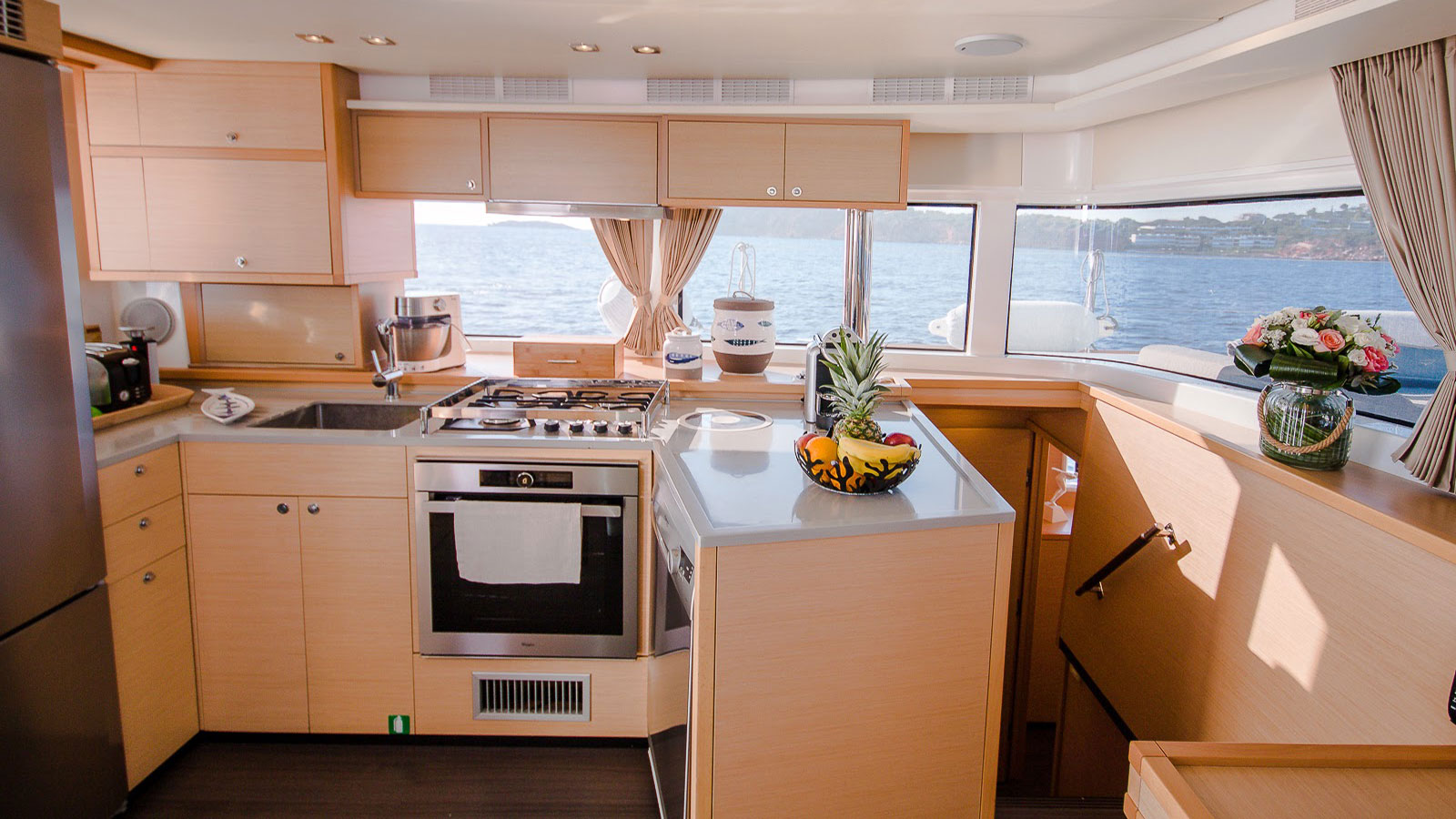 2016 Lagoon 52F for charter (photo 6)