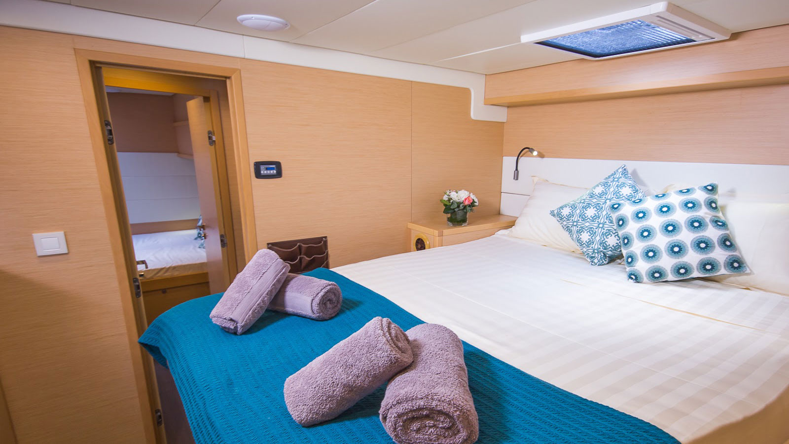 2016 Lagoon 52F for charter (photo 11)