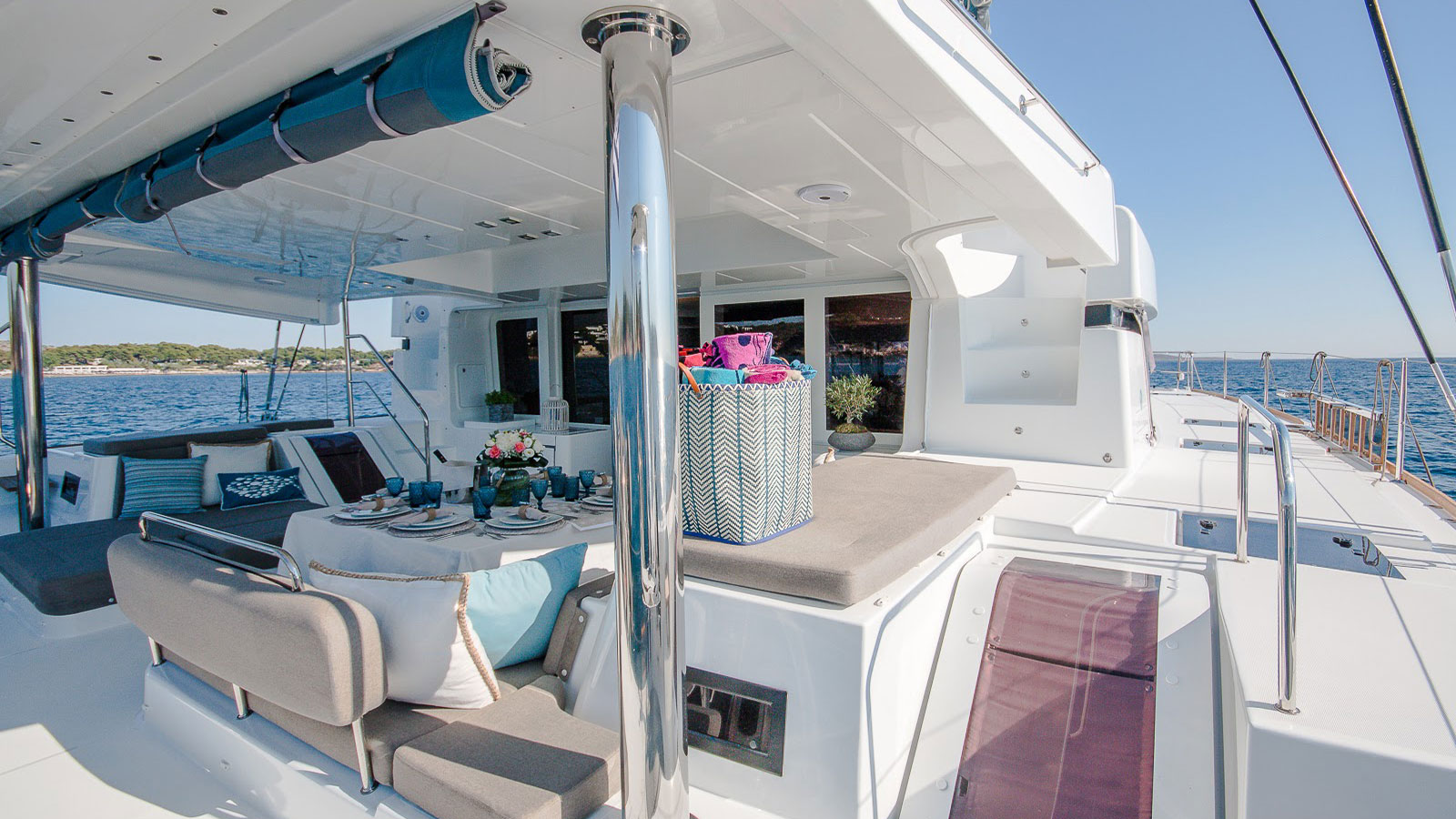 2016 Lagoon 52F for charter (photo 14)