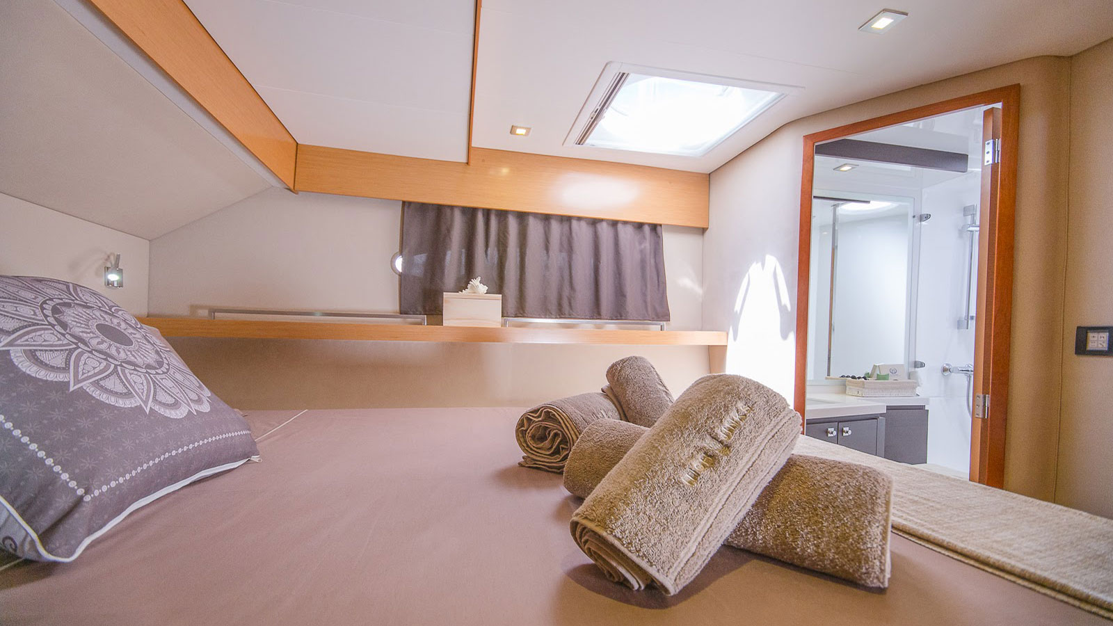 2013 Fountaine Pajot High Five te huur (photo 9)