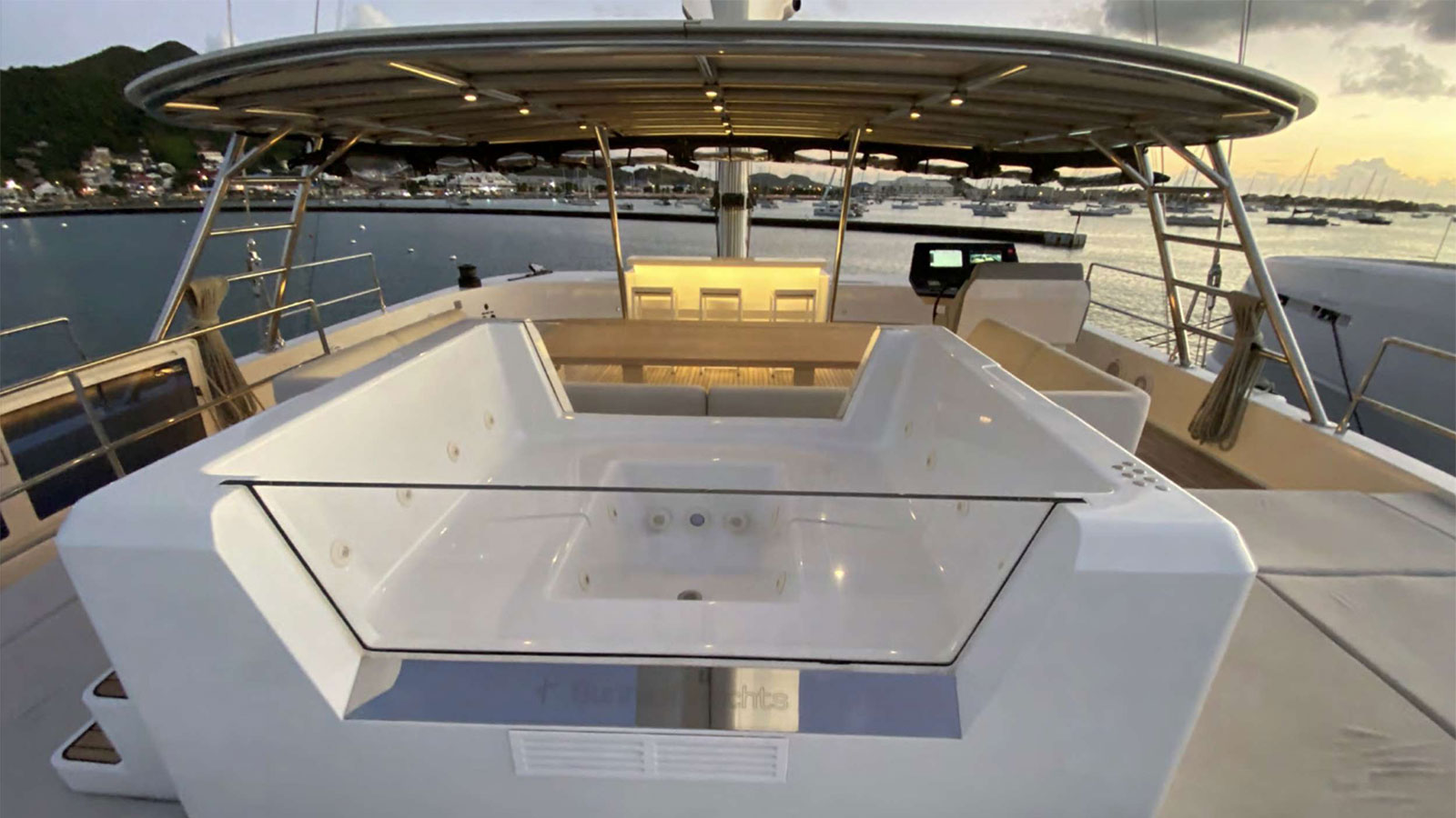 2019 Sunreef 80 te huur (photo 16)