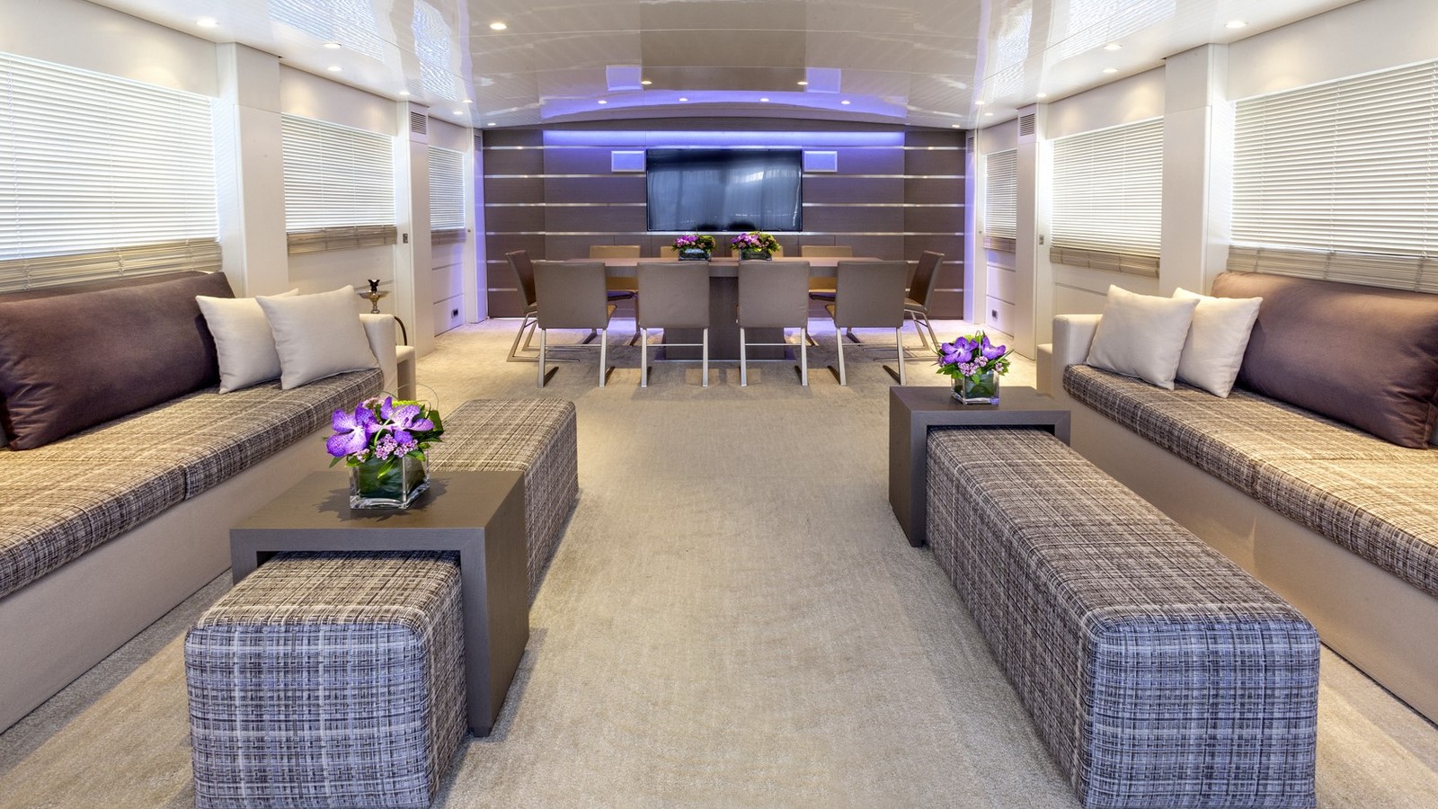 2004 Admiral Yachts Tropicana for charter (photo 2)