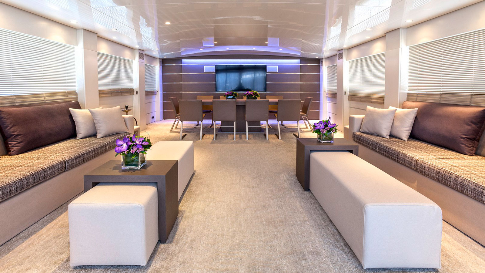 2004 Admiral Yachts Tropicana for charter (photo 3)