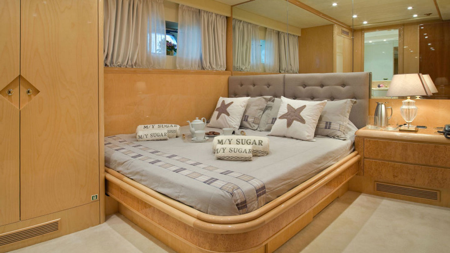 2001 Versilcraft Sugar for charter (photo 6)