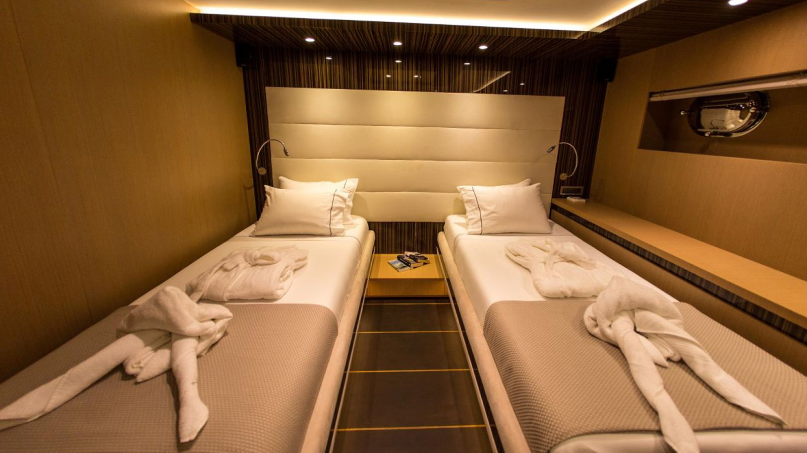 2009 Ada Yacht Works Le Pietre na czarter (photo 11)