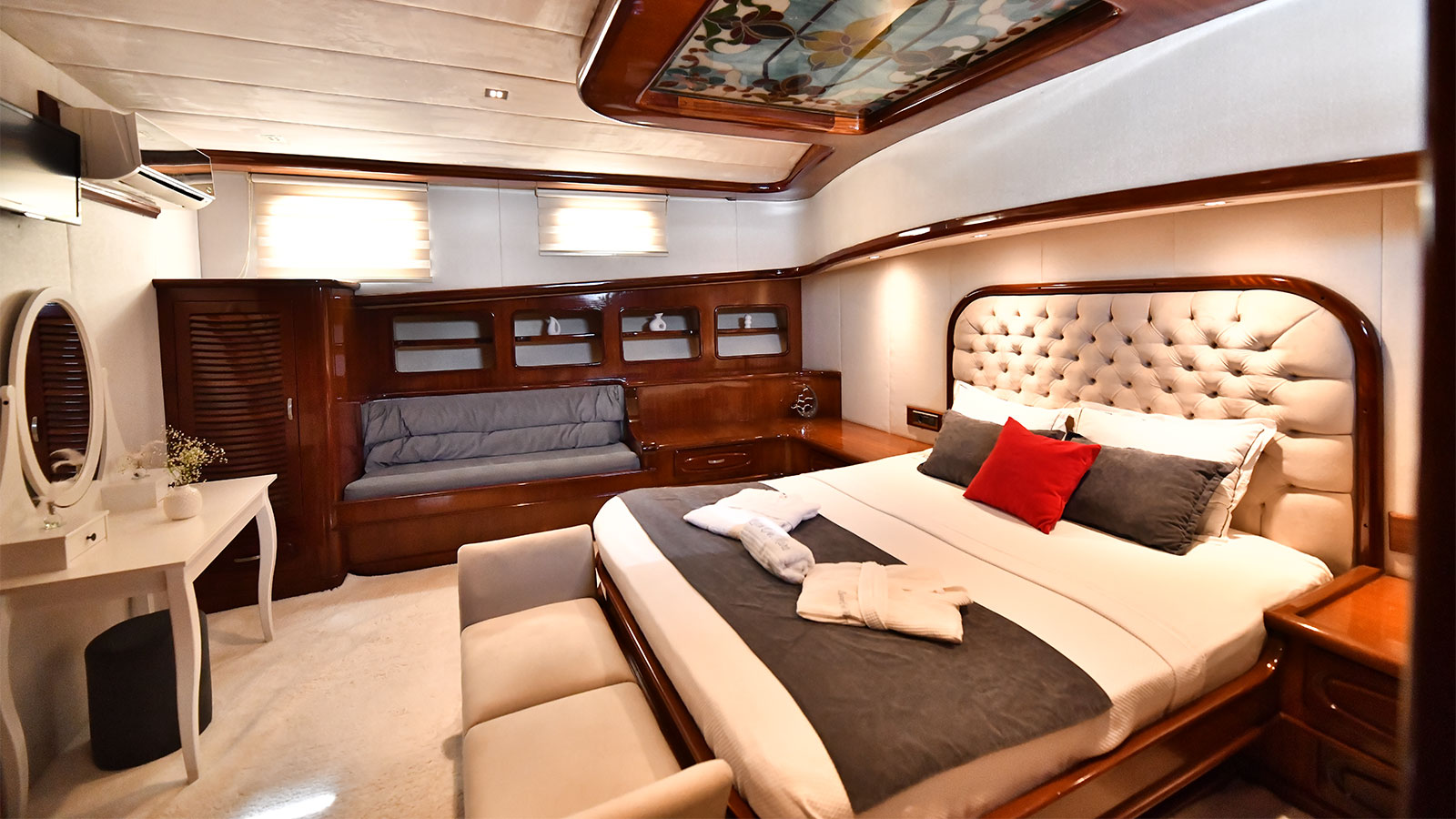 2013 Fethiye Shipyard Luce Del Mare na czarter (photo 7)