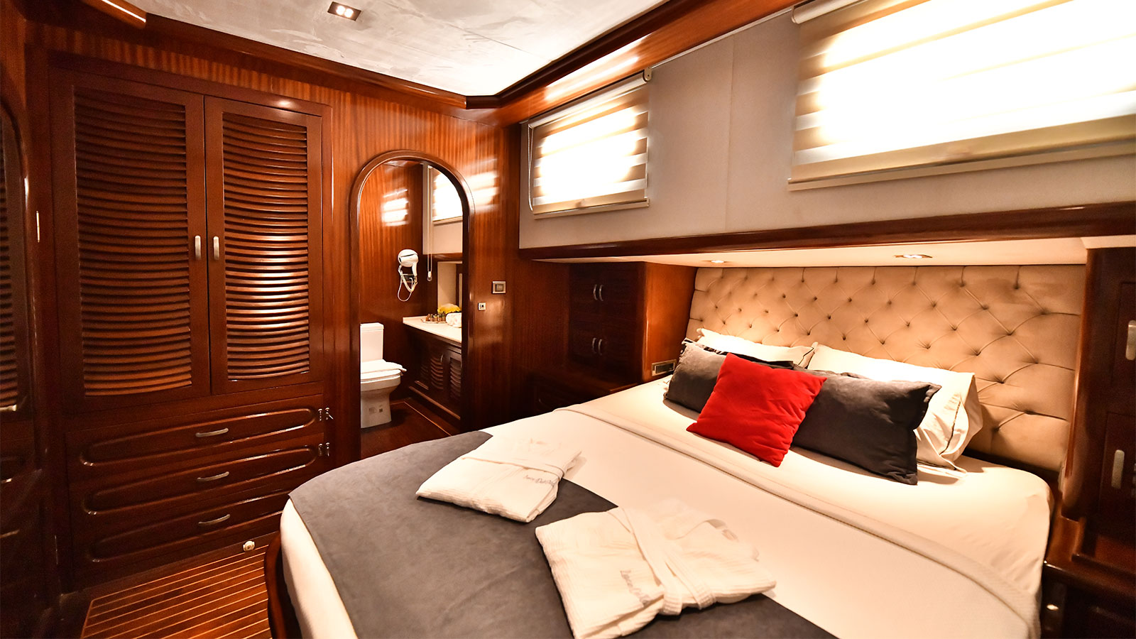 2013 Fethiye Shipyard Luce Del Mare na czarter (photo 11)