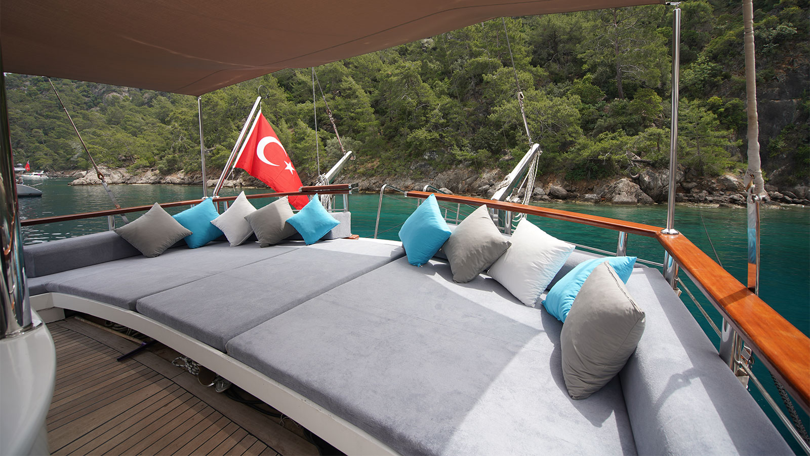 2013 Fethiye Shipyard Luce Del Mare na czarter (photo 15)