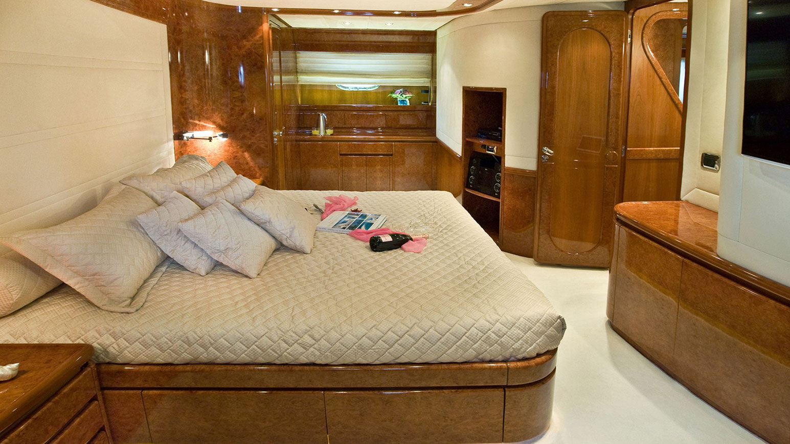 1999 Admiral Yachts Zoi a noleggio (photo 6)
