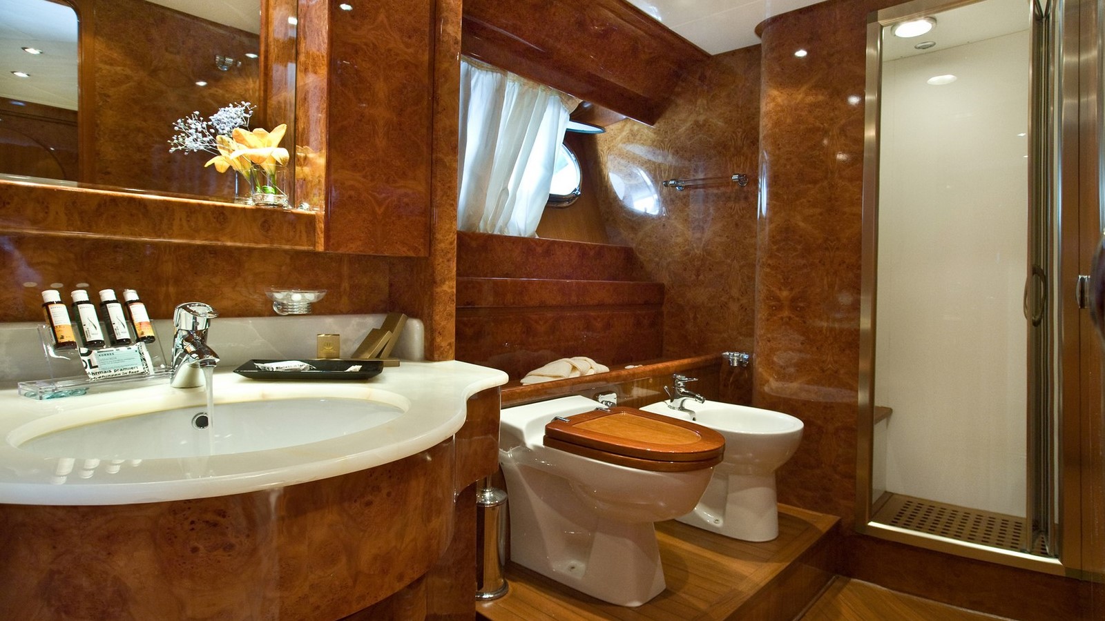 1999 Admiral Yachts Zoi a noleggio (photo 11)