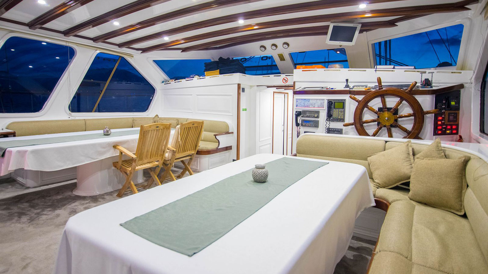 2004 Custom Built Grande Mare te huur (photo 6)