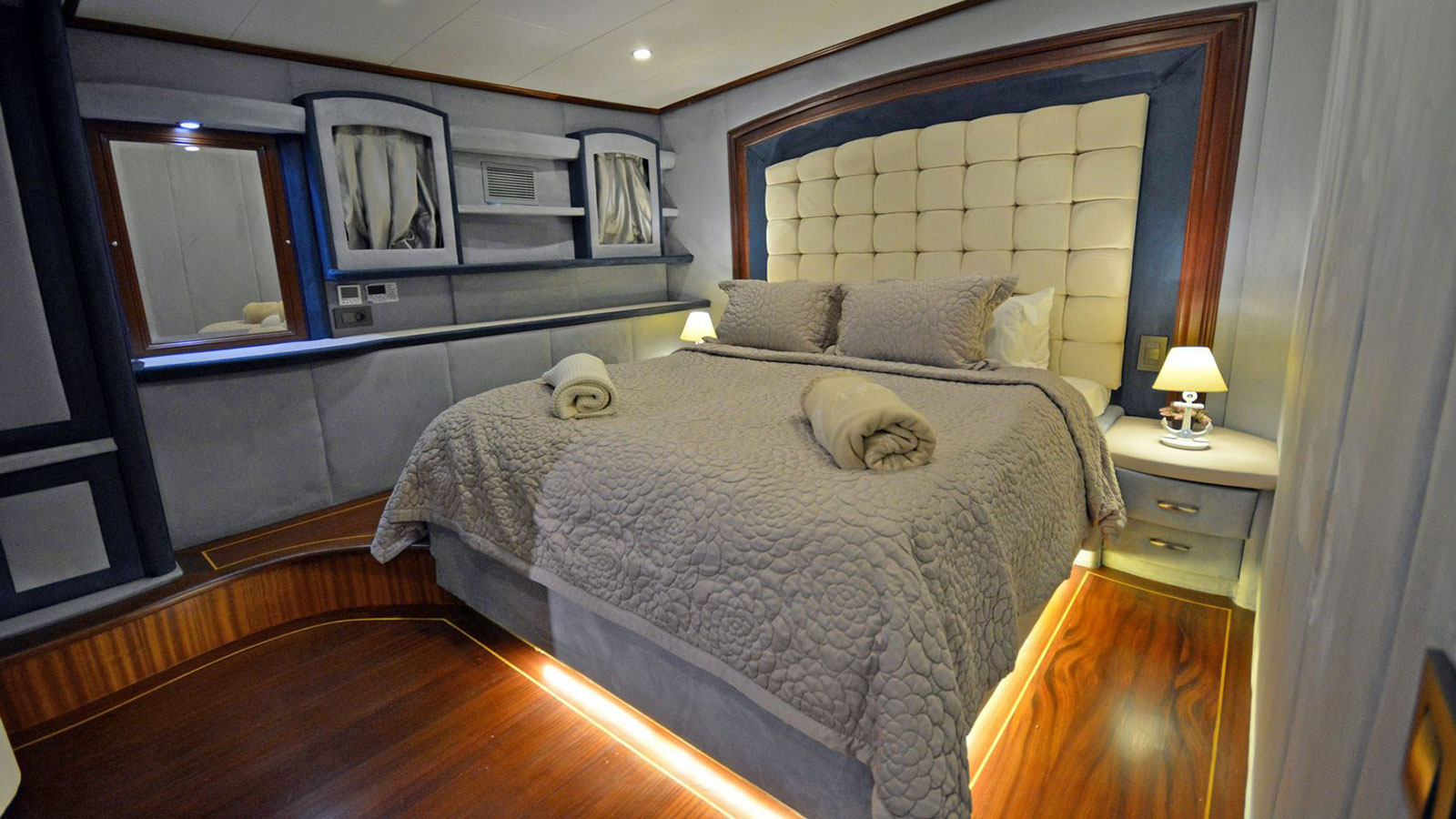 2008 Custom Bella Mare te huur (photo 7)