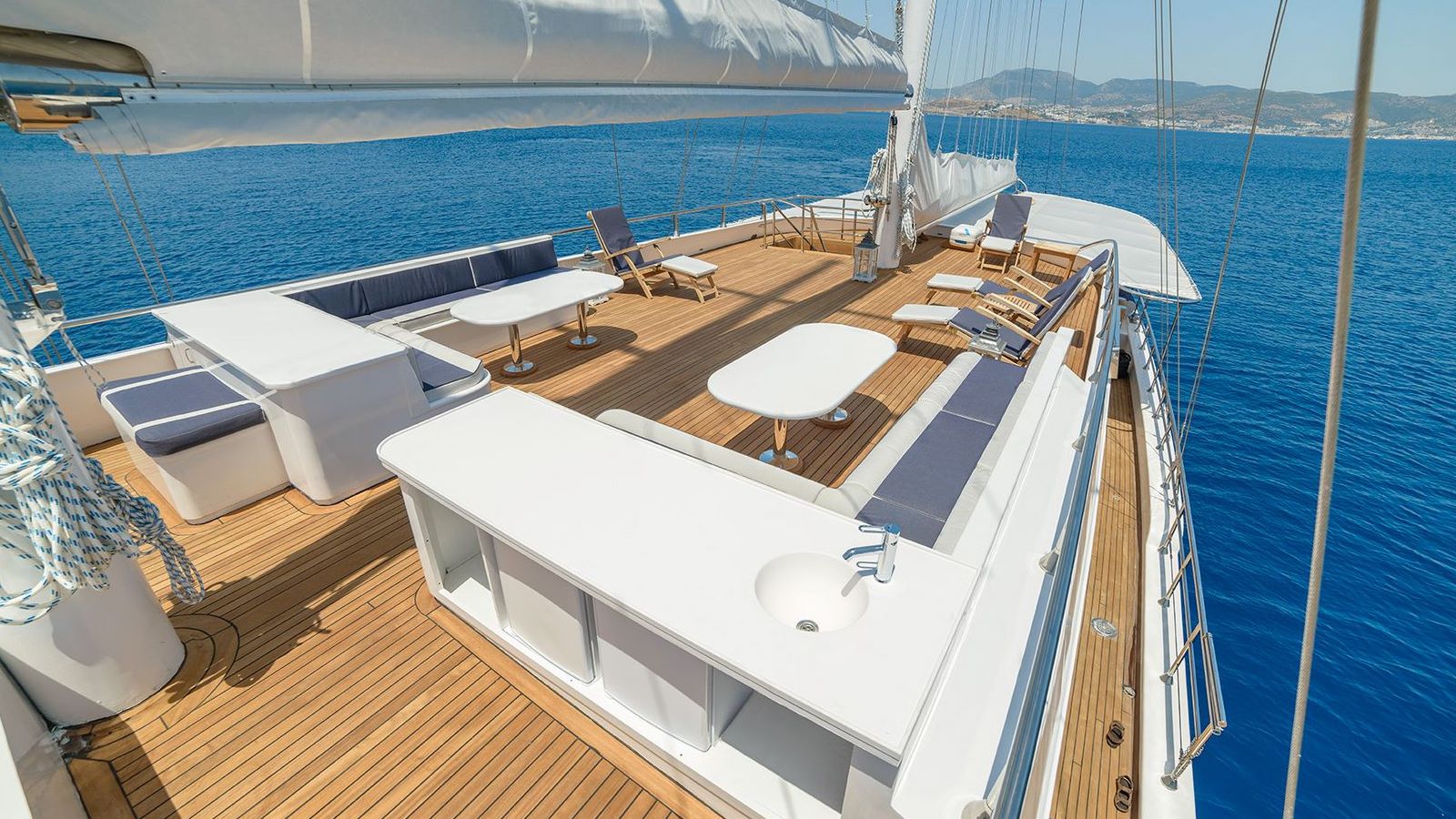 2008 Custom Bella Mare te huur (photo 11)