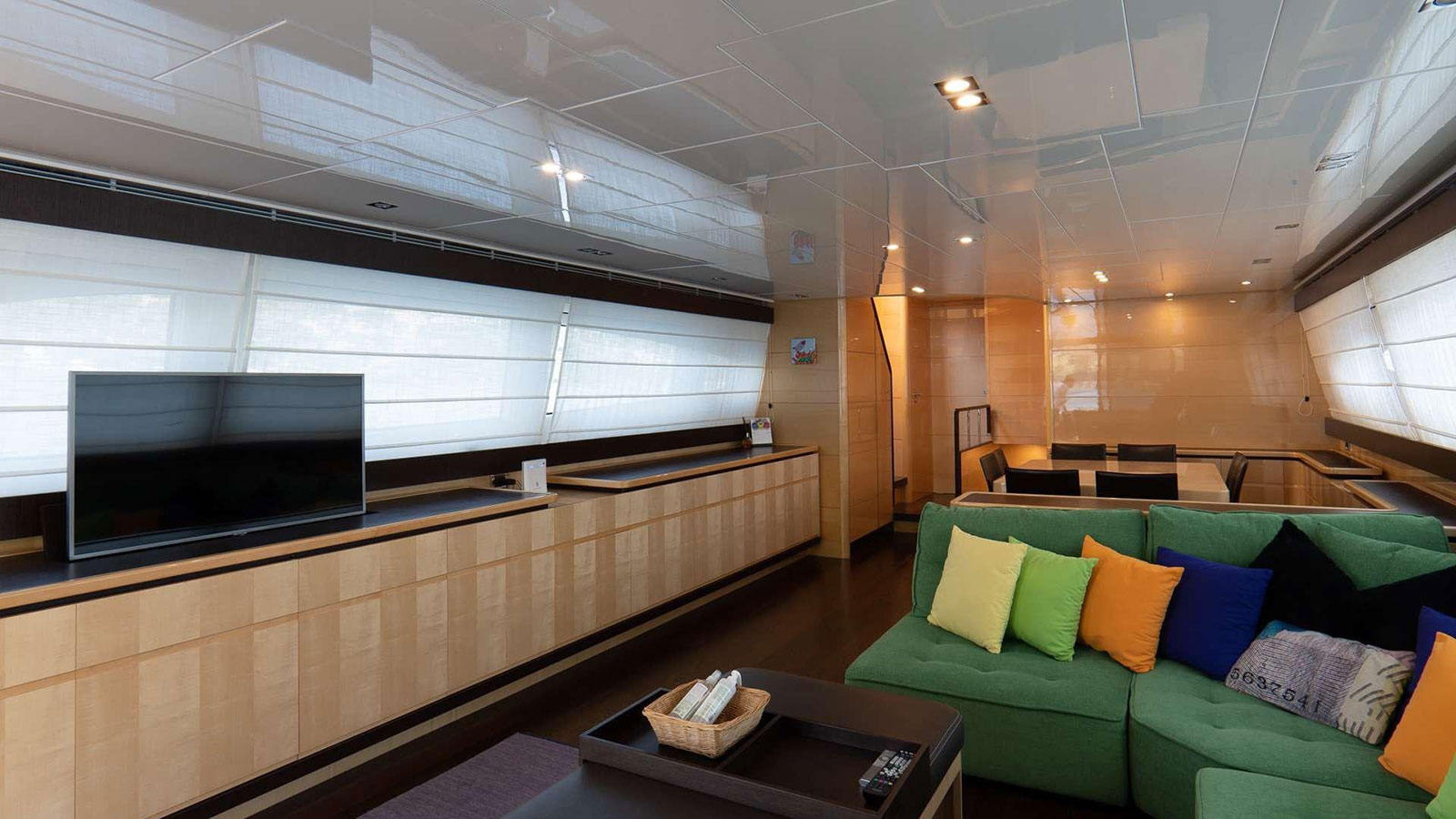 2011 Canados Liberata for charter (photo 4)