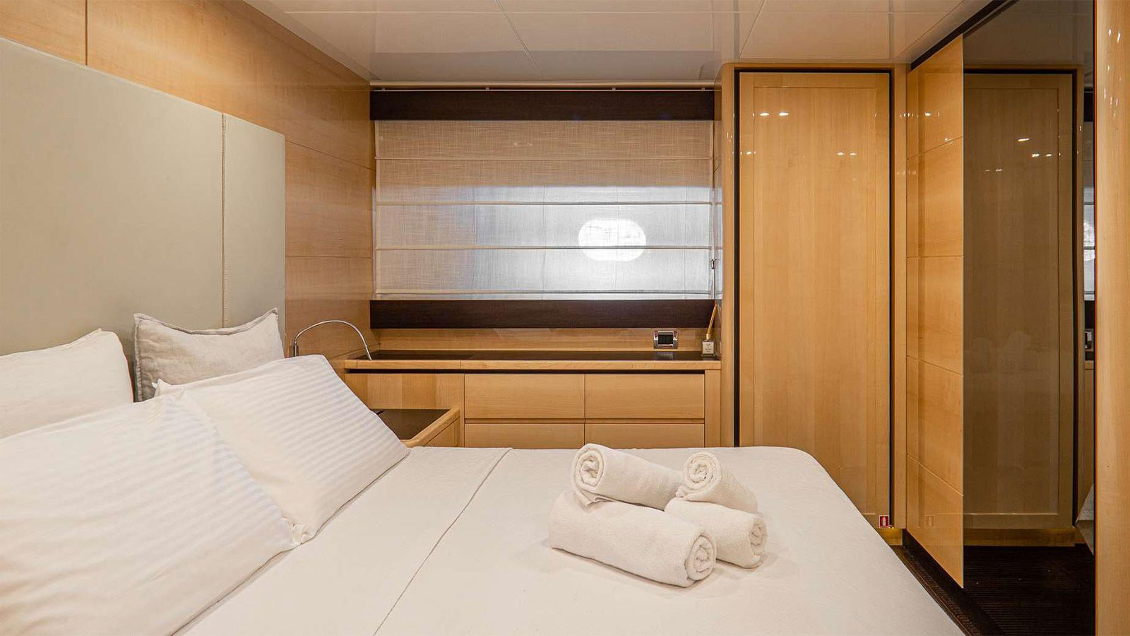 2011 Canados Liberata for charter (photo 7)