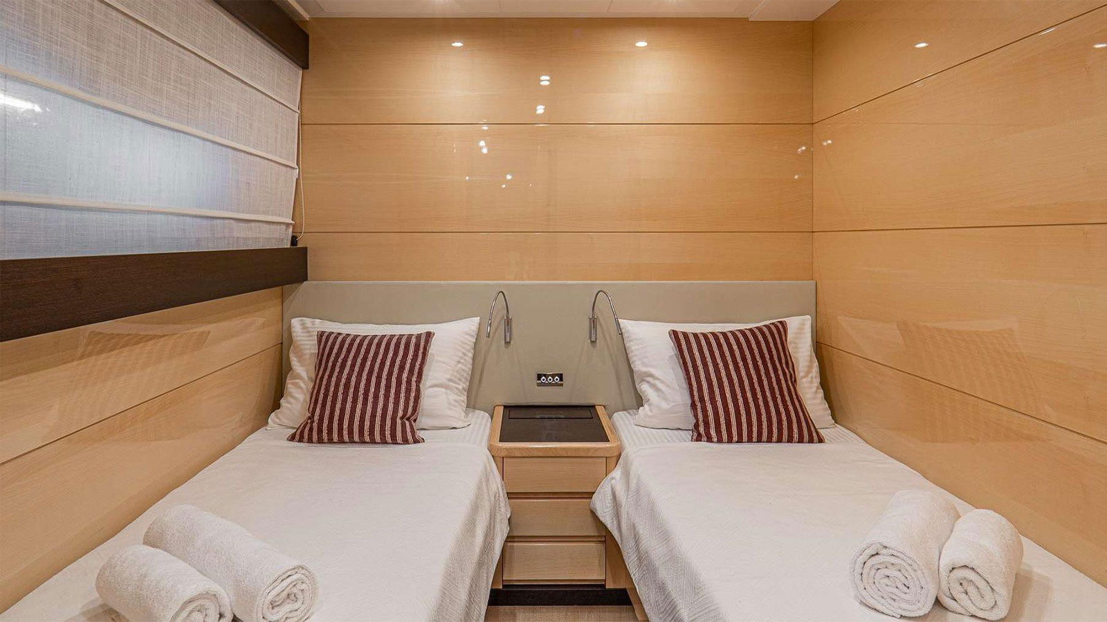 2011 Canados Liberata for charter (photo 11)