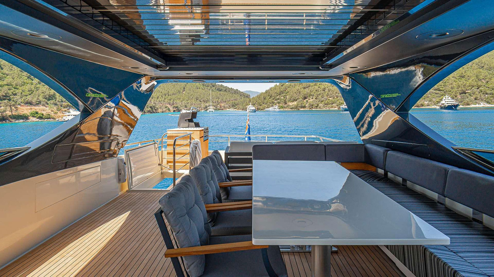 2011 Canados Liberata for charter (photo 16)