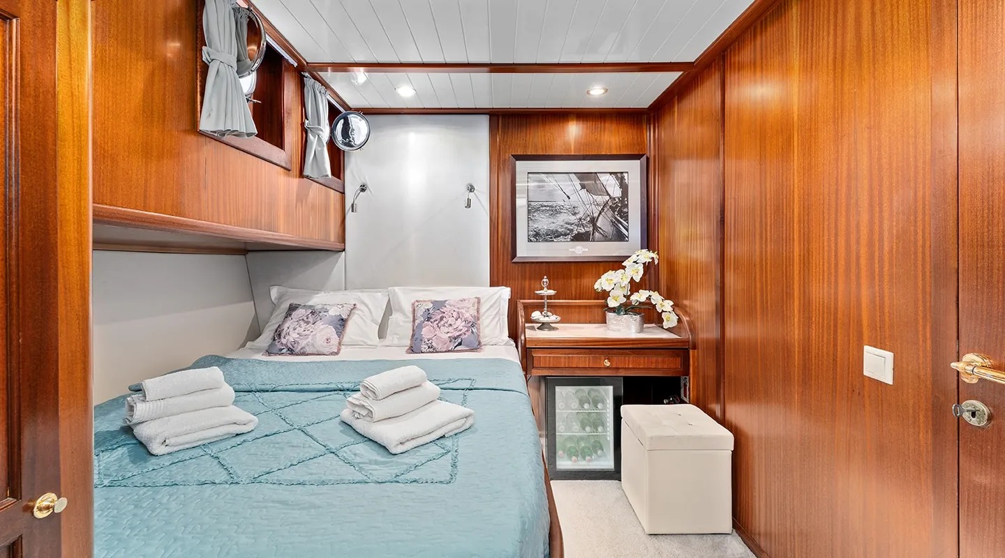 2004 Aegean Yachts Smart Sprit 1 for charter (photo 10)